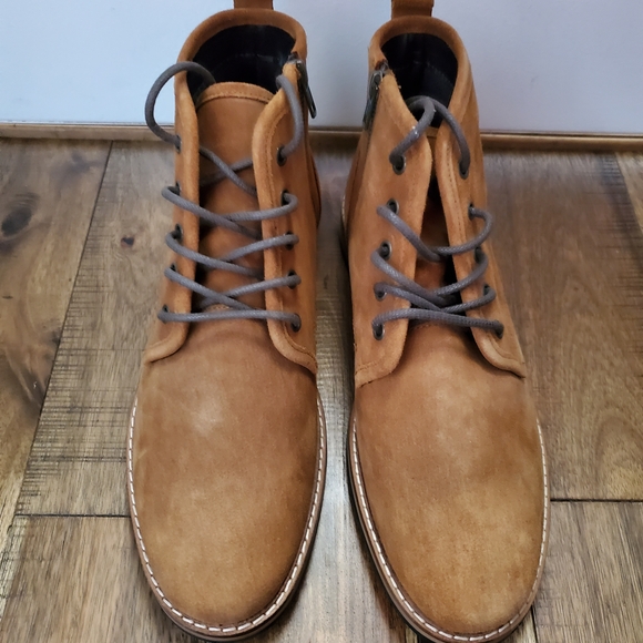 Men's Lace Up Suede Boots - Picture 4 of 4